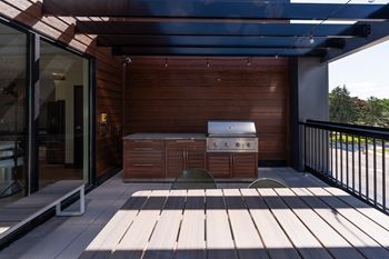 Covered outdoor patio & grill